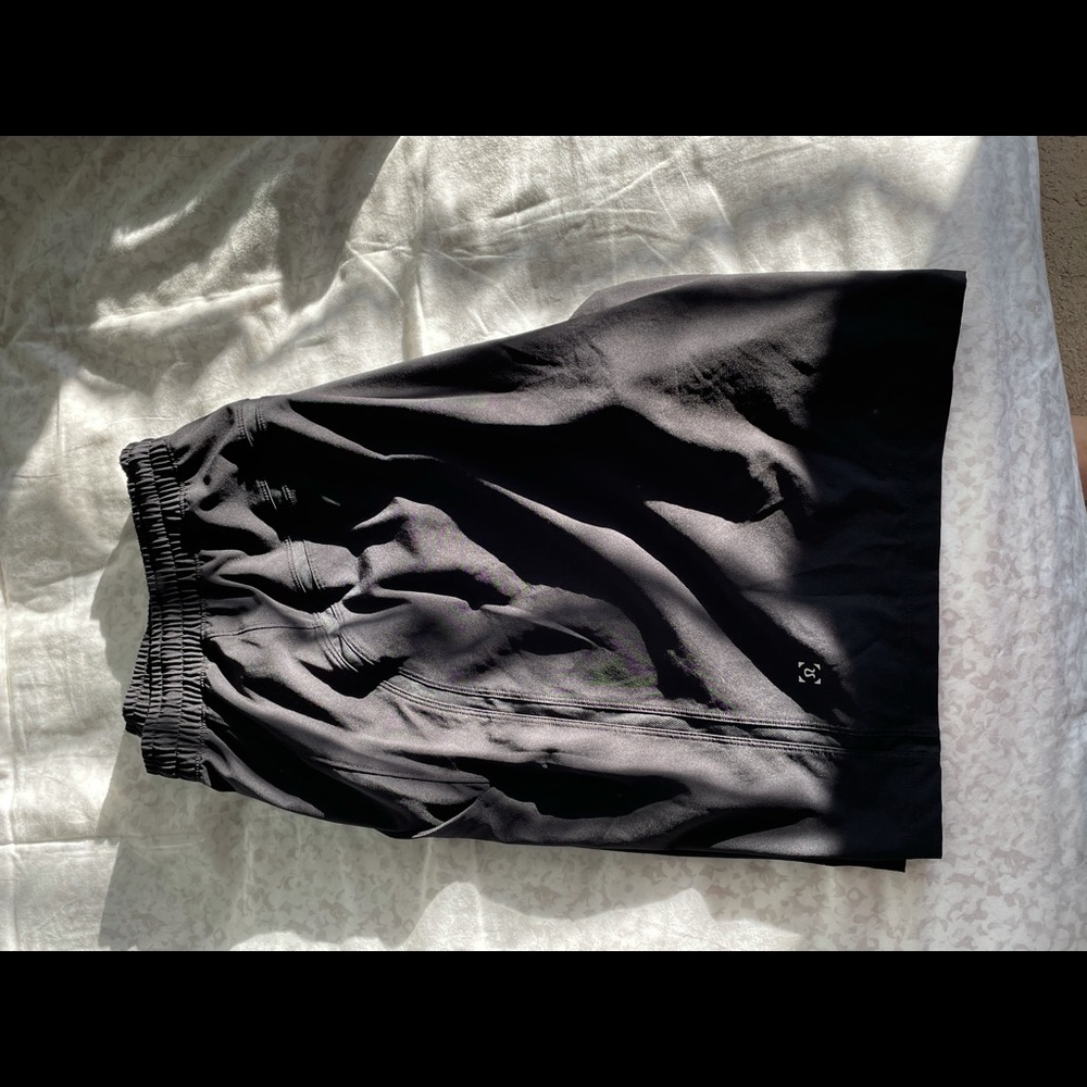 Lululemon Pace Breaker short 9”